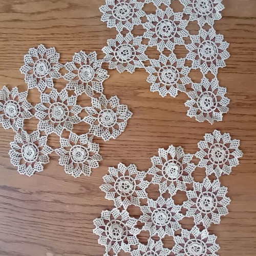 Set of 3 beautiful napkins new, fine knit