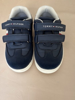 Tommy Hilfiger boys' shoes no26 like new, blue
