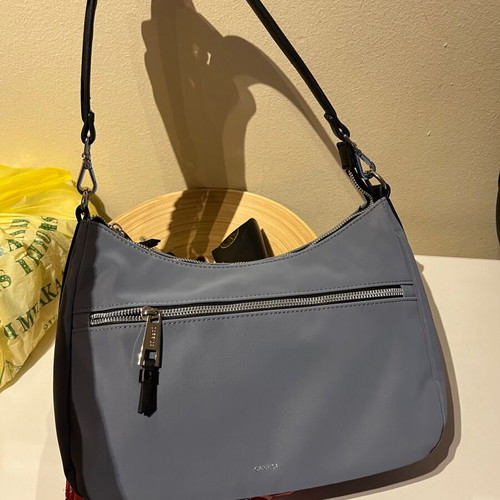 Carpisa shoulder bag like new, blue with black strap