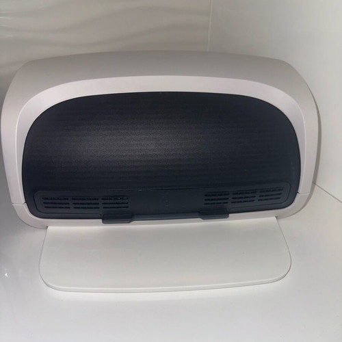 Tupperware bread box new with cutting tray