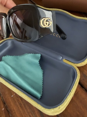 Gucci sunglasses, black