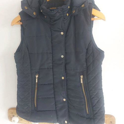 Sleeveless gilet Stradivarius