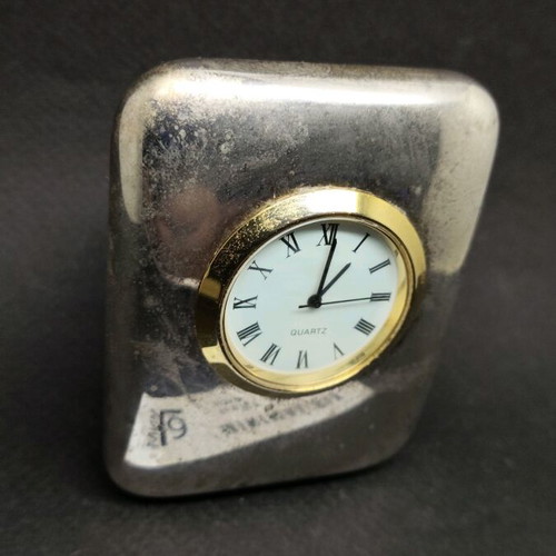 Metal analog desk clock used, 90s style