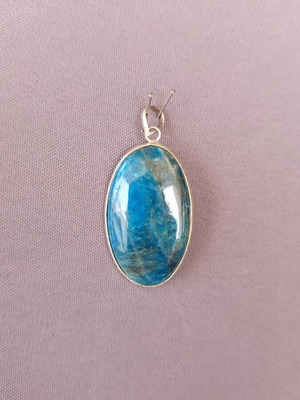 Silver pendant with semi-precious stone and apatite energy crystal new blue