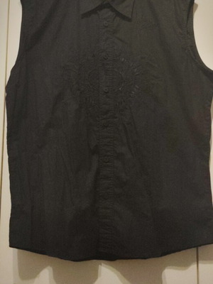 Harley Davidson sleeveless top XXL like new with embroidery