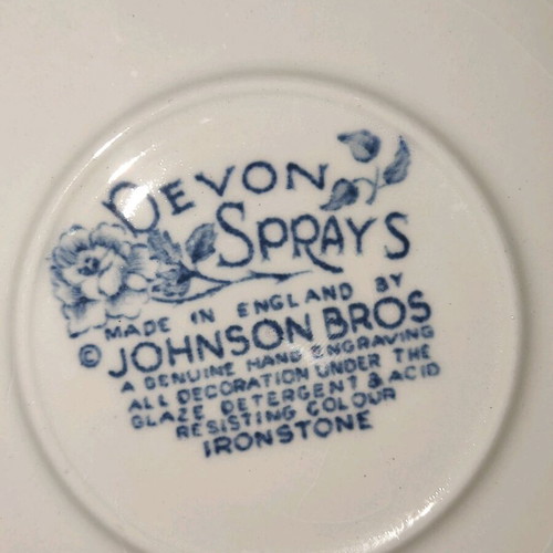Johnson Bros Devon Sprays porcelain collectible set like new, 6 cups with saucers and 8 dessert plates