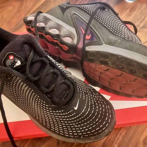 Nike athletic shoes used, size 38, black