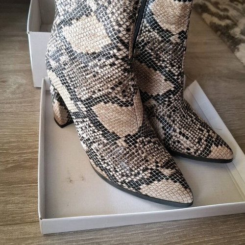 Women's snake print ankle boots size 39, lightly used