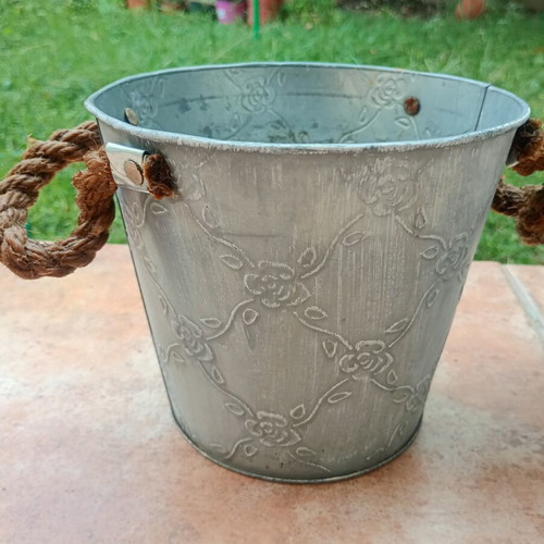 Metal planters used, pack of 2