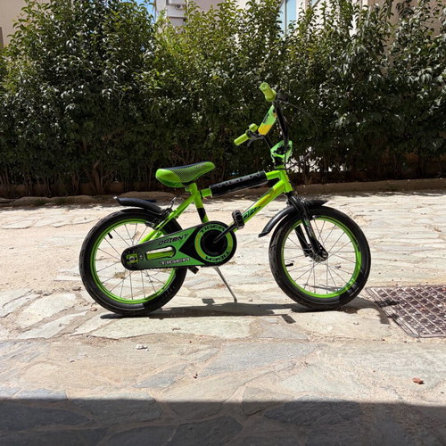 Tiger 16’’ Orient bicycle like new, children's with training wheels