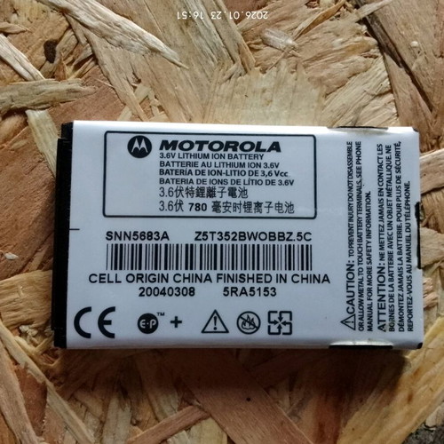 Motorola SNN5683A battery used, compatible with V260 V262 V265 V266 V276 V300 V400 V500 V501 V550 V551 V555 V557 V600 V600i V620 V635 A630 A760 A768 E550