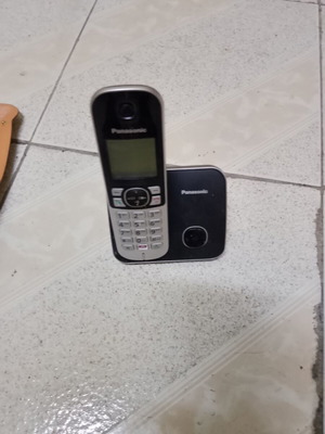 Ασύρματο τηλέφωνο Panasonic, μαύρο