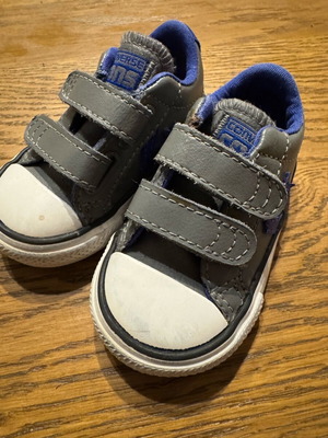 Converse All Star Kids Size 19 like new, gray and blue