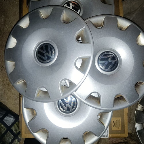 Original VW 15" Hubcaps like new