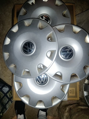 Original VW 15" Hubcaps like new