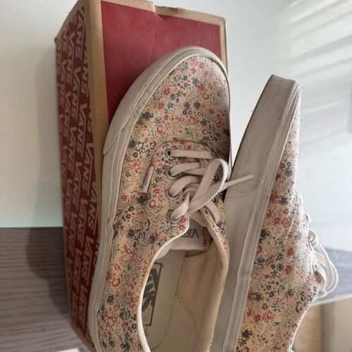 Vans women's floral canvas shoes size 38 used, beige
