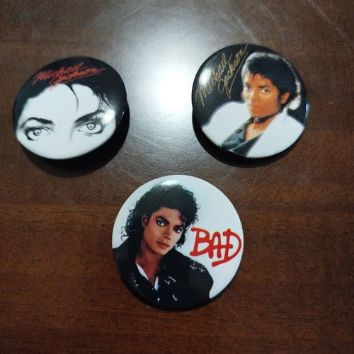 Michael Jackson vintage pins set of 3, like new official merch