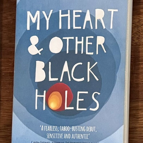 My Heart and Other Black Holes book new, foreign language English