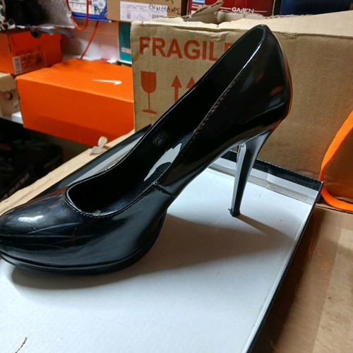 Migato pumps size 40 like new, black