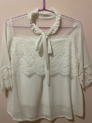 White blouse with lace one size like new
