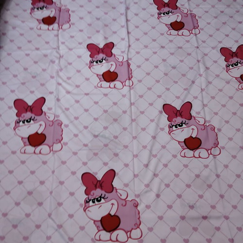 Children's bedding set with pink lamb, like new