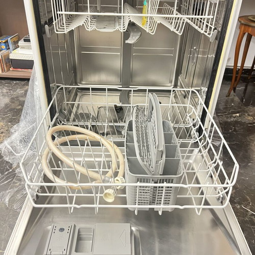 Bosch Built-in Dishwasher 12 Place Settings used, fully functional