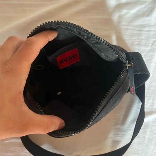 Hugo Boss bag like new, black