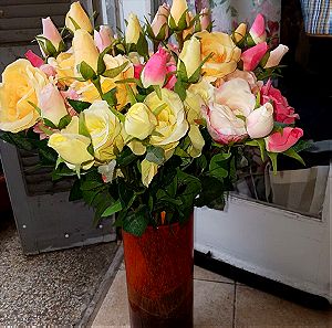 μεγαλο βαζο 34,5 εκ με πλουσια ανθοδεσμη  διακοσμητικα τεχνητα λουλουδια τριανταφυλλα