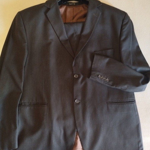Suit set like new with shirt and brown tie