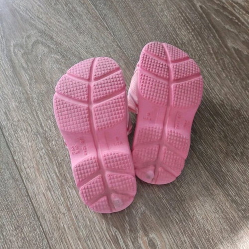 Admiral children's slippers size 29 pink like new