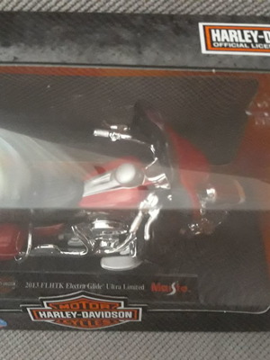 Кола Харли Дейвидсън 2013 FLHTK Електра Глайд 1:18