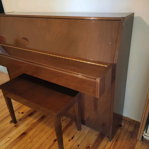 KAWAI piano like new with stool