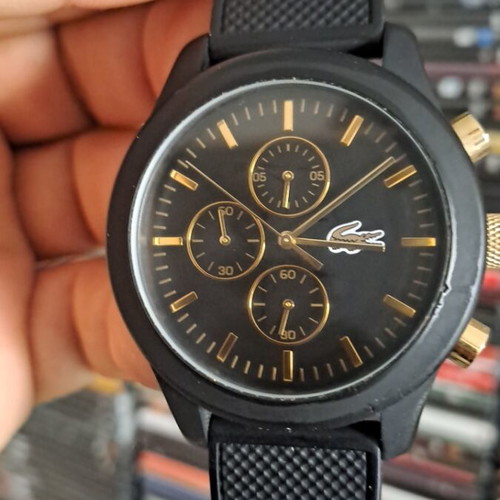 Lacoste ρολόι χειρός σε άριστη κατάσταση, μαύρο και χρυσαφί