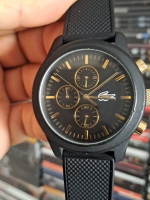 Lacoste ρολόι χειρός σε άριστη κατάσταση, μαύρο και χρυσαφί