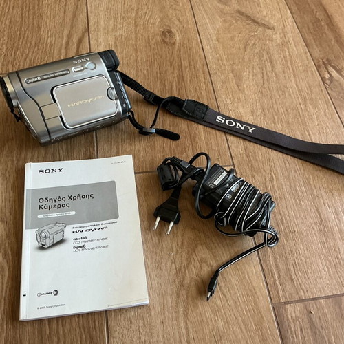 Sony Handycam DCR-TRV270E camcorder like new