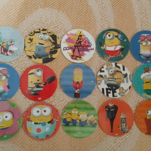 Minions Chipicao caps like new, pack of 15 pieces