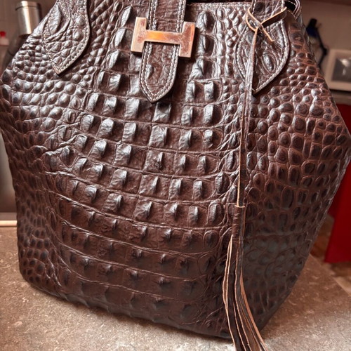 Leather shoulder bag like new, crocodile pattern brown