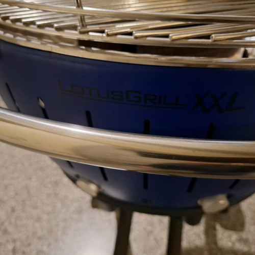Lotus Grill XXL charcoal grill, blue