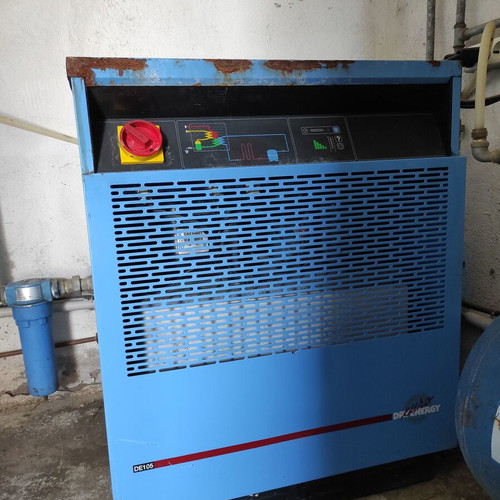 Hydrovane 148 air compressor used with air tank and accessories