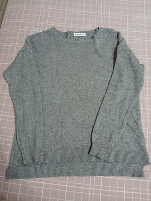 Women's thin sweater like new, size s/m