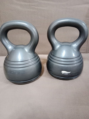 Weight kettlebells used 5 kg set of 2