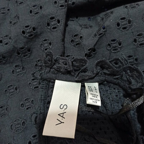 Yas top black, like new, perforated cotton with puff sleeves