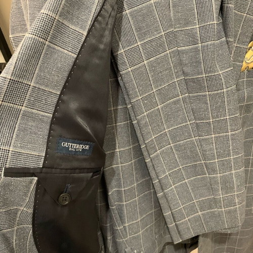 Gutteridge men's suit like new, jacket 54, trousers 52, blue
