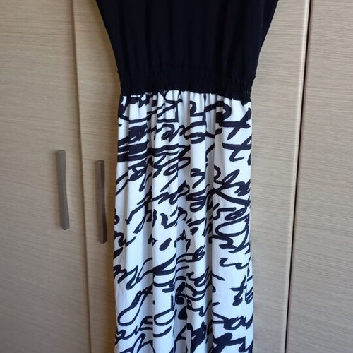 Dress with fabric combination, like new, black and white, size L