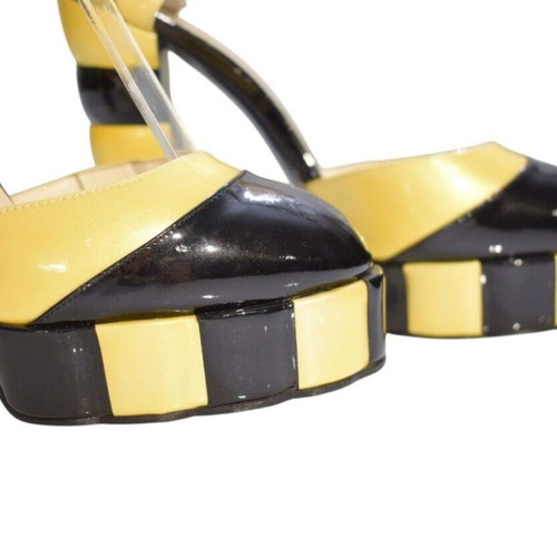 Chanel runway high heels, black and yellow, size 38.5