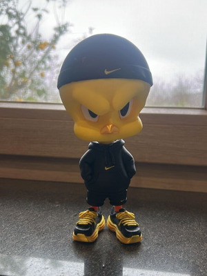 Φιγούρα Tweety Urban Vibes καινούργια, διαθέσιμη σε όλα τα χρώματα