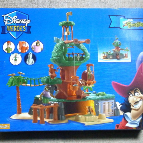 Tree House Peter Pan Pirates Disney Heroes Famosa vintage sealed new