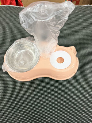 Pet bowl like new, self-filling with water bottle
