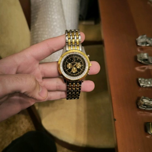 Unisex watch needs battery