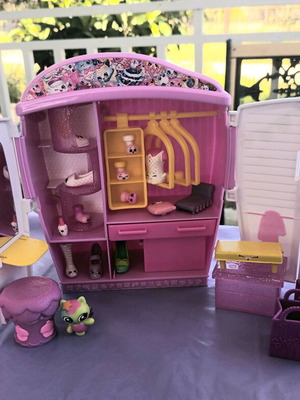 Shopkins Closet Wardrobe Playset like new